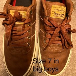 Size 7 in big boys brown leather shoes